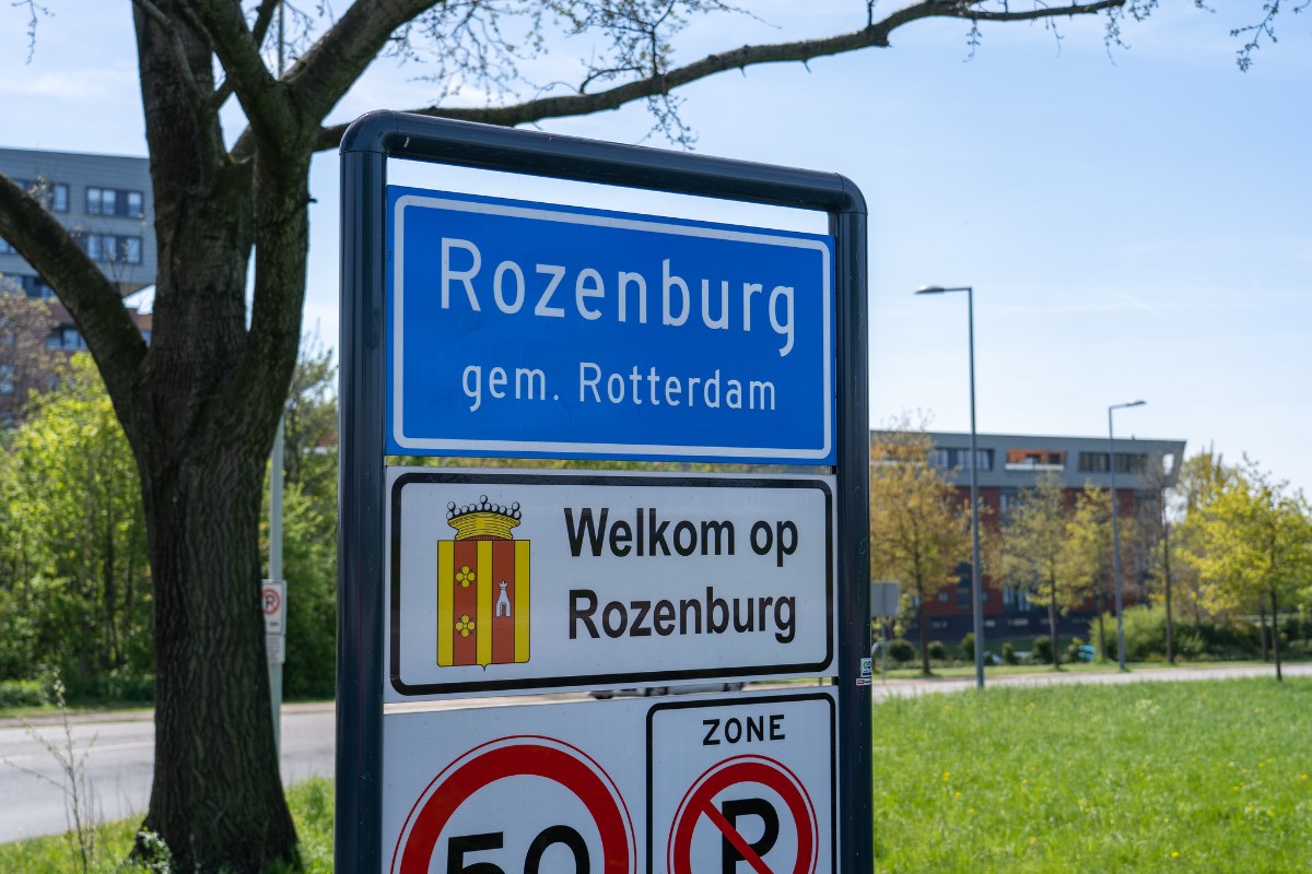 Evenement in Rozenburg met bezoekers in de buitenlucht